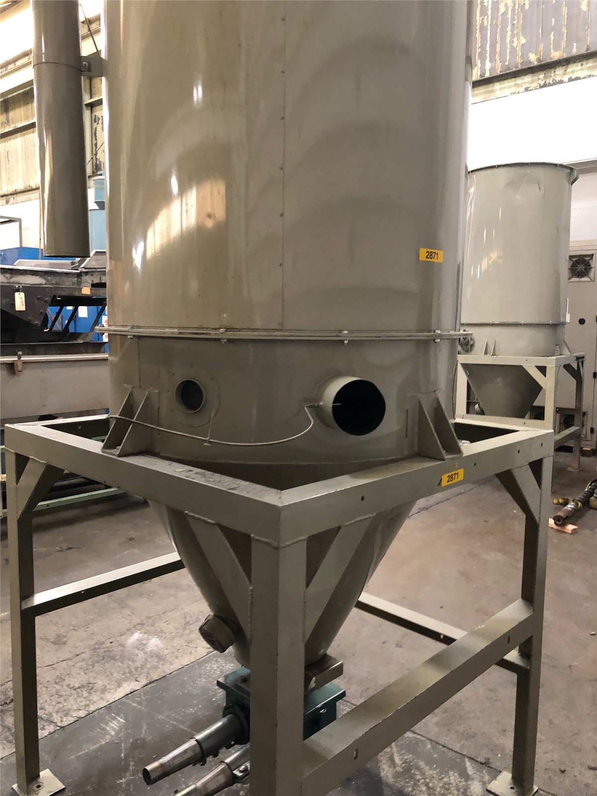 Conair W300 Dryer with 1225 LB Hopper Plastic Machinery Used