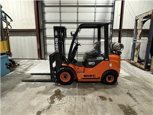 New SNSC 4,000 lbs Capacity Forklift, Model FL20