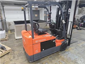 4,000 LB Capacity Toyota Forklift – Model 7FBEU20 - New In 2007