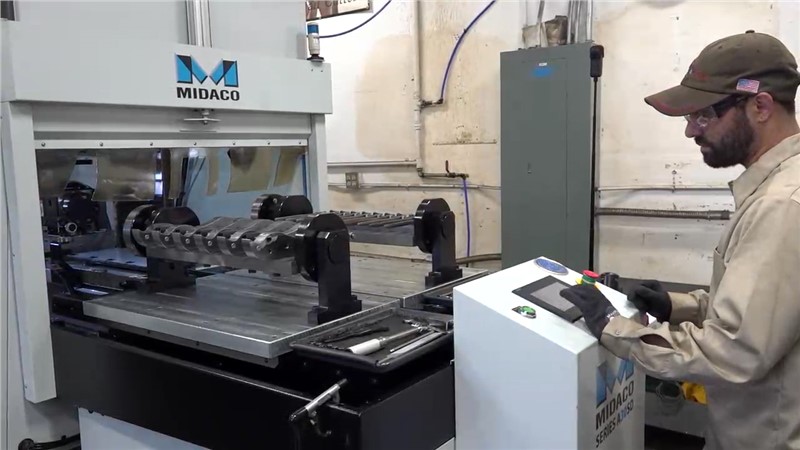 Midaco Automatic Pallet Changer with Trunnion System