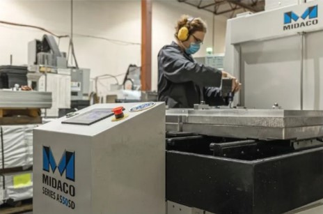 Duo CNC Machinist stacks plates on a Midaco Pallet Changer - image credit MMS